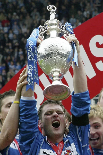 Reading FC's Triumphant Moment: Murty Lifts the Championship Trophy