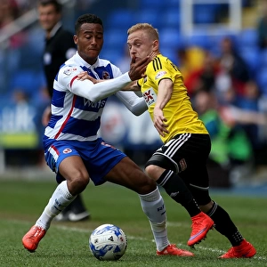 Sky Bet Championship Photographic Print Collection: Reading v Brentford