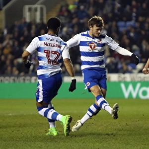 Sky Bet Championship Photographic Print Collection: Reading v Brentford