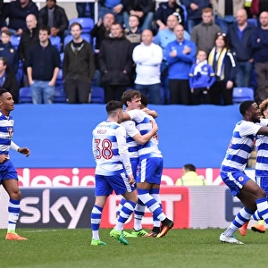 Sky Bet Championship Photographic Print Collection: Reading v Leeds United
