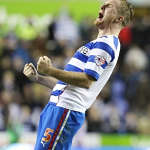 Sky Bet Championship Photographic Print Collection: Sky Bet Championship : Reading v Leeds United