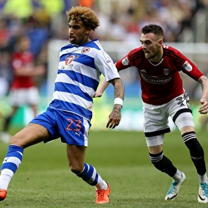Reading vs. Fulham - Sky Bet Championship Play-Off: Intense Moment between Daniel Williams and Scott Malone