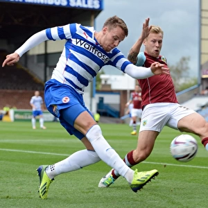 Sky Bet Championship Photographic Print Collection: Sky Bet Championship : Burnley v Reading