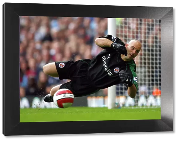 Marcus Hahnemann in Action: Reading FC vs. West Ham United, 2006 (Barclays Premiership)