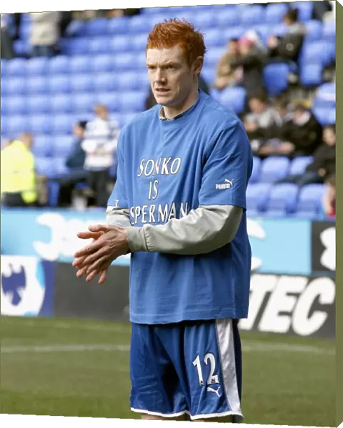 Dave Kitson shows his support for injured team mate Ibrahima Sonko