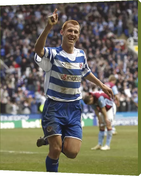 Steve Sidwell salutes the crowd after scoring his 2nd goal against Aston Villa