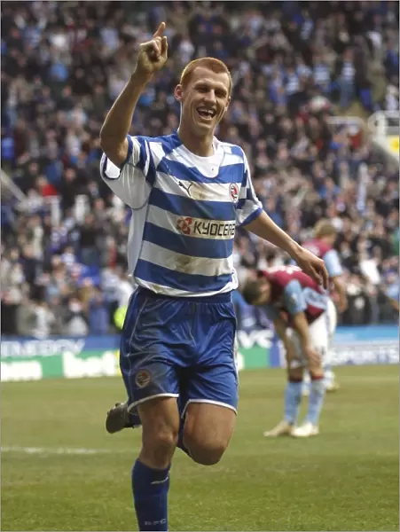 Steve Sidwell salutes the crowd after scoring his 2nd goal against Aston Villa