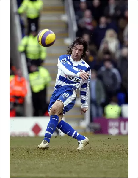 Stephen Hunt's Thrilling Performance: Reading vs Aston Villa, FA Barclays Premiership, 10th February 2007