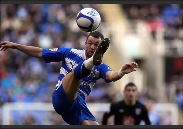Noel Hunt in Action: FA Cup Third Round Clash between Reading and West Bromwich Albion at Madjeski Stadium