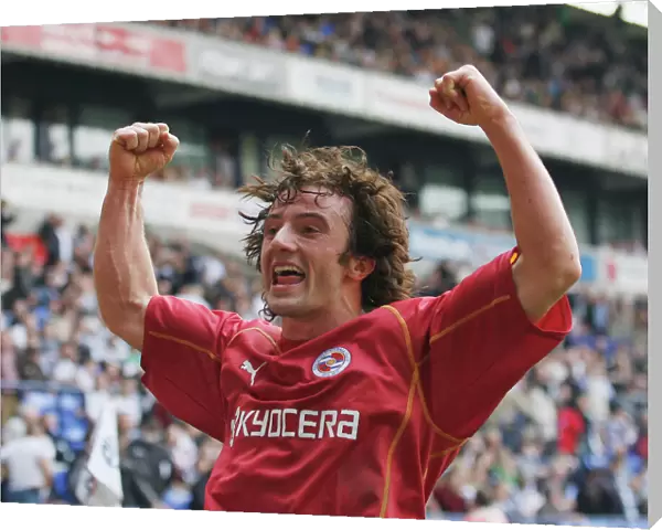 Stephen Hunt celebrates with the Royals fans at the Reebok Stadium