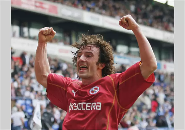 Stephen Hunt celebrates with the Royals fans at the Reebok Stadium