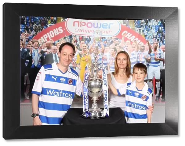 Reading FC's Championship Victory: Triumphant Reunion with Fans and the Trophy (2012)