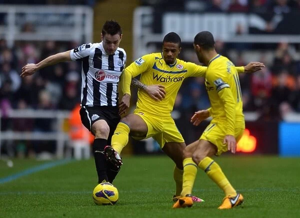 Battle for the Ball: McCleary vs. Debuchy - Newcastle United vs. Reading (Premier League)