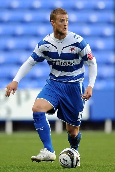 Determined Matthew Mills: Reading FC's Unyielding Performance Against Burton Albion in Carling Cup First Round