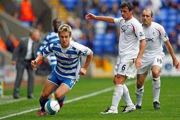 Kevin Doyle breaks down the right wing as Gary Speed and Gavin McCann look on