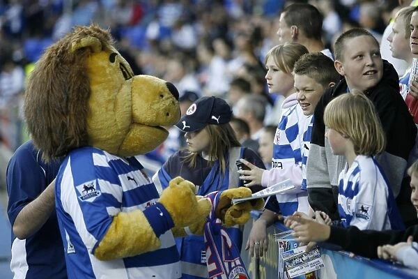 Kingsley signing autographs before the Newcastle game