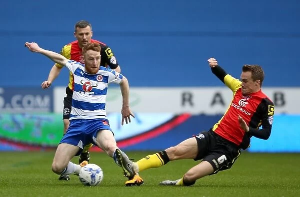 Quinn vs Kieftenbeld: Intense Tackle in Reading FC vs Birmingham City Sky Bet Championship Match