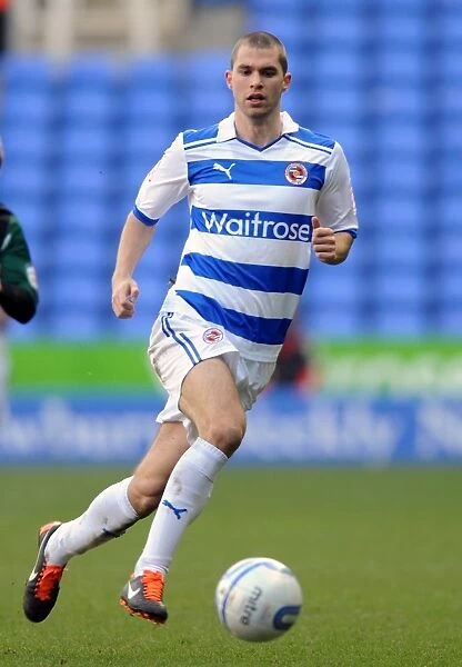 Reading FC vs Coventry City: Matthew Connolly in Action at Madejski Stadium - Npower Championship Clash