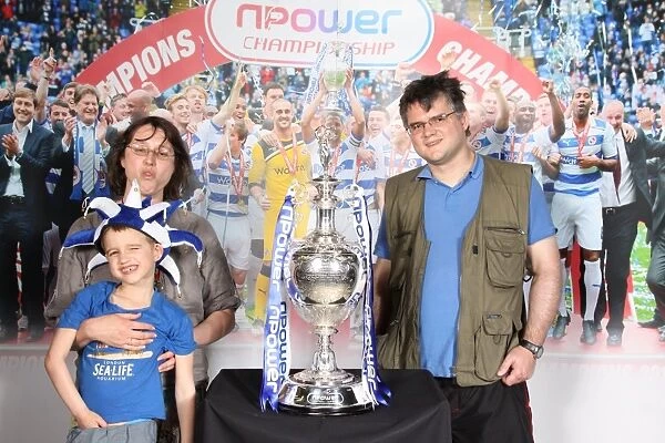 Reading FC's 2012 Trophy Celebration with Fans: A Commemorative Photoshoot