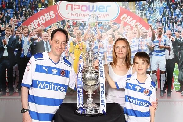 Reading FC's Championship Victory: Triumphant Reunion with Fans and the Trophy (2012)