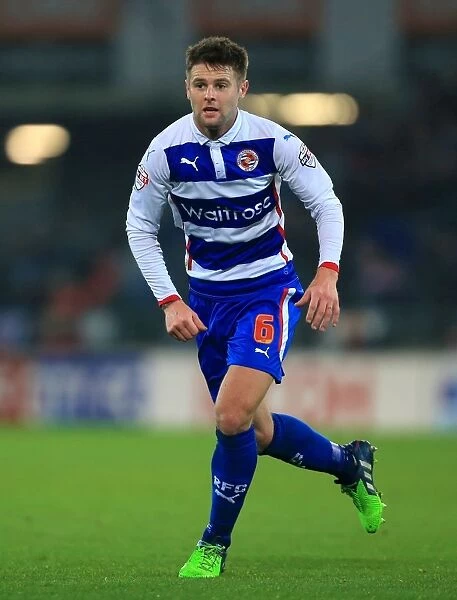 Reading's Norwood in Action: Championship Clash vs. Cardiff City