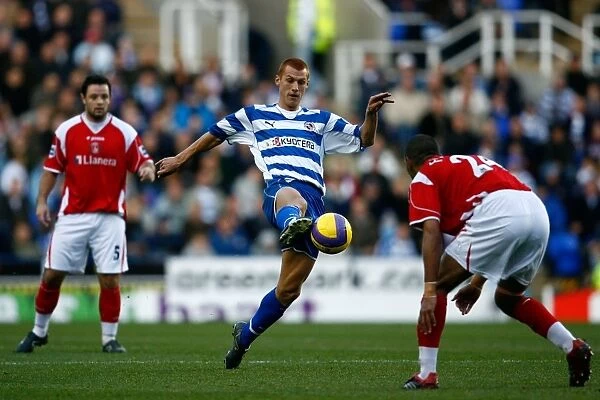 Reading's Steve Sidwell in Action against Charlton Athletic, FA Barclays Premiership, November 18, 2006