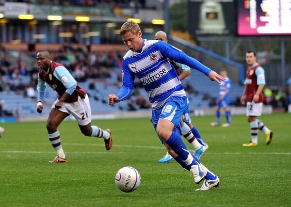 Simon Church Scores Reading's Fourth Goal Against Burnley in Championship Match at Turf Moor