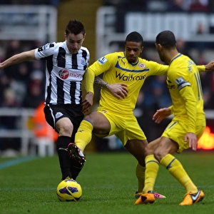 Battle for the Ball: McCleary vs. Debuchy - Newcastle United vs. Reading (Premier League)