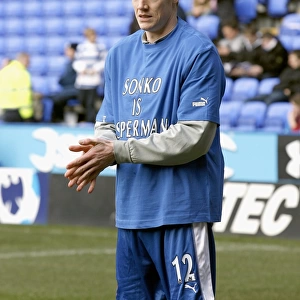 Dave Kitson shows his support for injured team mate Ibrahima Sonko