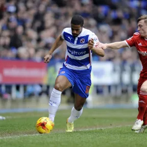 Sky Bet Championship Photographic Print Collection: Reading v Nottingham Forest