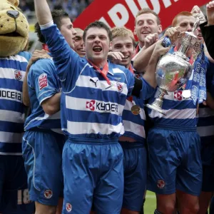 Graeme Murty salutes the Reading fans