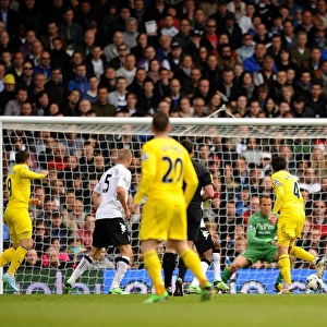 Jem Karacan Scores Reading's Fourth Goal: Fulham vs. Reading (Barclays Premier League, Craven Cottage, 04-05-2013)