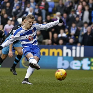 Sky Bet Championship Photographic Print Collection: Reading v Sheffield Wednesday