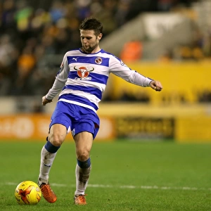 Molineux Showdown: Oliver Norwood in Action for Reading against Wolverhampton Wanderers (Sky Bet Championship)