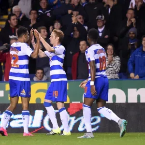 Capital One Cup Photographic Print Collection: Capital One Cup - Third Round - Reading v Everton - Madejski Stadium