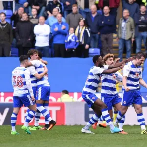 Sky Bet Championship Photographic Print Collection: Reading v Leeds United