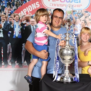 Reading FC: Uniting Fans with the Championship Victory Trophy (2012)