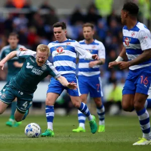 Sky Bet Championship - Reading v Wigan Athletic - Madejski Stadium