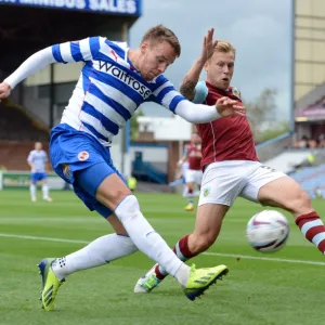 Sky Bet Championship Poster Print Collection: Sky Bet Championship : Burnley v Reading