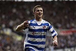 Images Dated 8th March 2008: Barclays Premiership Clash: Reading vs Manchester City - March 8, 2008