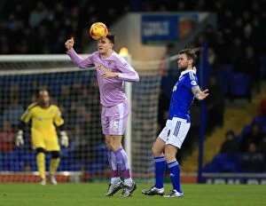Ipswich Town v Reading Collection: Battle for the Ball: Murphy vs. Cooper - Ipswich Town vs. Reading Championship Clash