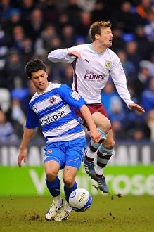 Images Dated 5th January 2011: Championship Rivalry: A Battle for the Ball - Shane Long vs. Wade Elliott