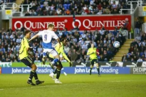 Images Dated 8th November 2008: Championship Showdown: Reading vs. Derby County - November 8, 2008