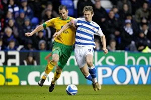 Images Dated 13th December 2008: Championship Showdown: Reading vs. Norwich - November 13, 2008