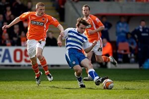 Images Dated 13th April 2009: Championship Showdown: Reading vs Sheffield United, April 13, 2009