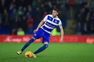 Images Dated 21st November 2014: Chris Gunter in Action: Reading vs Cardiff City Championship Clash at Cardiff City Stadium