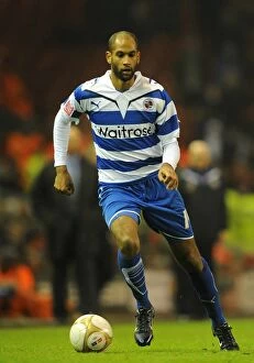 Images Dated 13th January 2010: Determined Jimmy Kebe at Anfield: Reading FC's FA Cup Battle