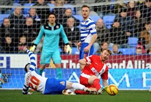 Images Dated 22nd February 2014: A Fierce Championship Clash: Reading FC vs Blackburn Rovers (2013-14), Sky Bet Championship