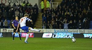 Images Dated 25th March 2014: A Fierce Championship Clash: Reading FC vs Barnsley (2013-14 Season)