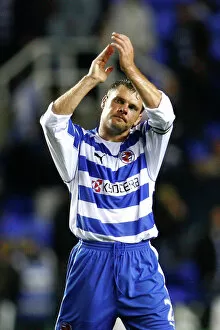 Images Dated 15th August 2007: Graeme Murty applauds the Reading fans at the end of the game